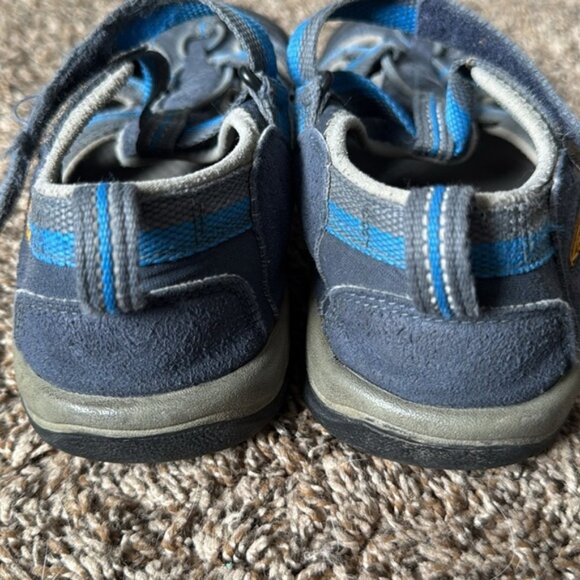 Keen Boys Youths Sandles Blue Size Approx 4 - Picture 3 of 9